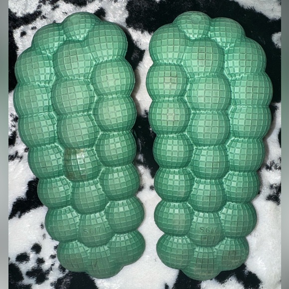 ladies green bubble clogs slippers shoes 6/7 small summer spring women girls 💚 - Picture 6 of 7